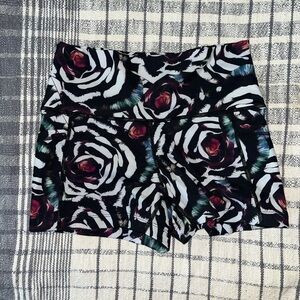 petals 2.5 in XS shorts